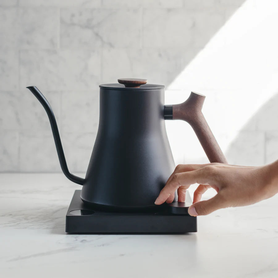 Stagg EKG Pro Electric Kettle Matte Black & Walnut